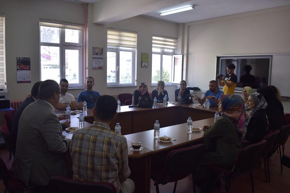 BAŞKANIMIZDAN ÖĞRETMENLERE ZİYARET