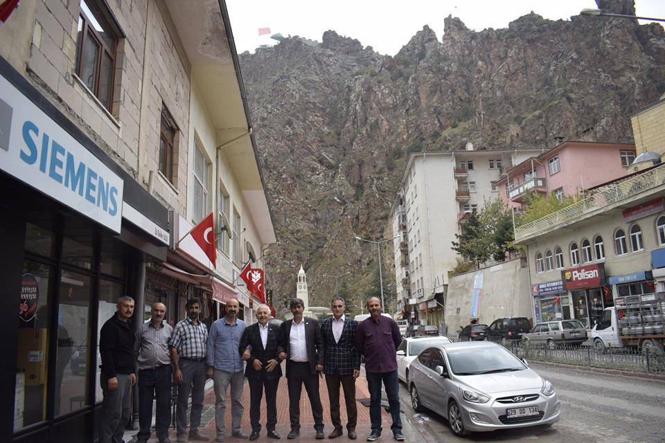 İLÇEMİZDE Kİ İŞ YERLERİNE ŞANLI TÜRK BAYRAĞIMIZ ASILDI