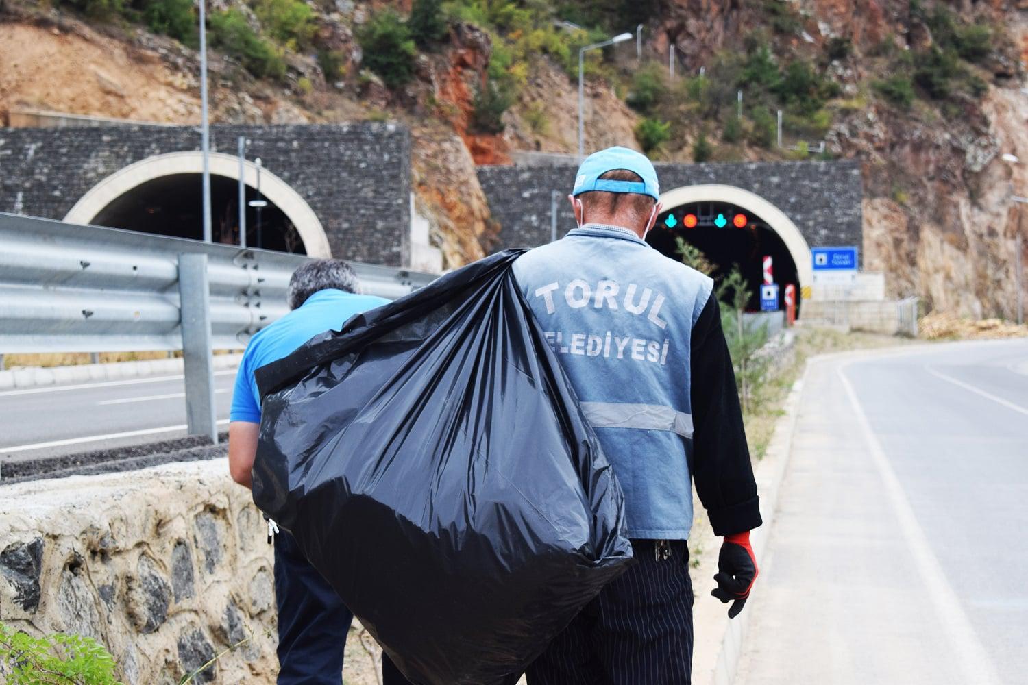 ÇEVRE YOLU TEMİZLİĞİ GERÇEKLEŞTİ